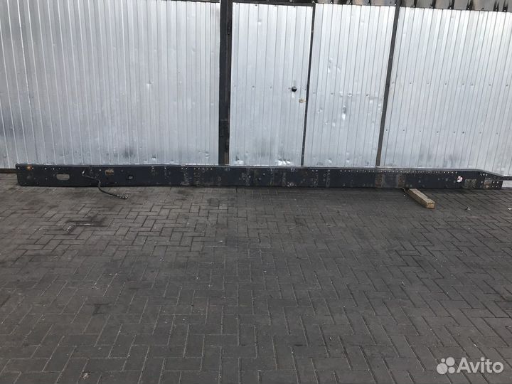 Лонжерон левый Renault T