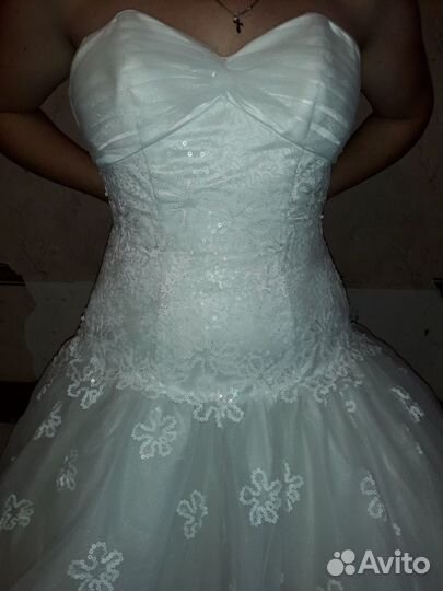 Платье белое