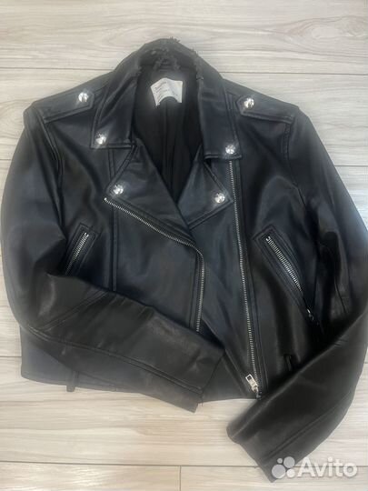 Кожаная куртка S