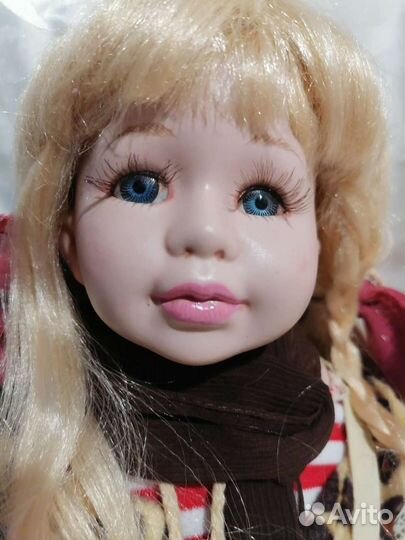 Кукла фарфоровая коллекционная