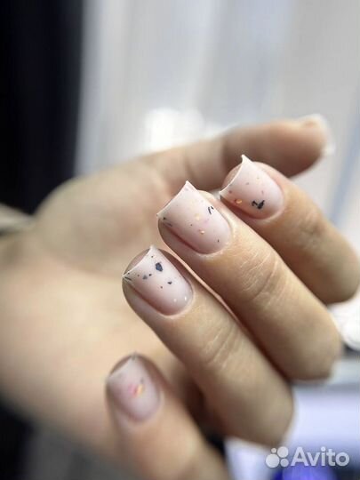 Модель на маникюр