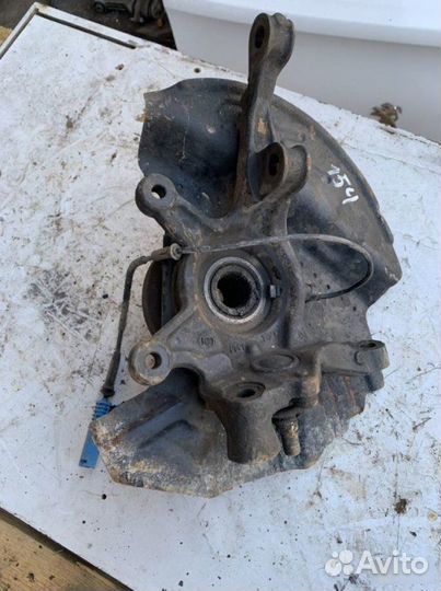 Кулак поворотный передний левый Bmw X5 E53