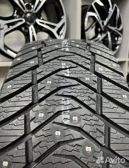 Yokohama IceGuard Stud IG65 275/40 R20 и 315/35 R20 106T