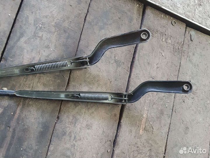 Поводок дворника Ford Fiesta