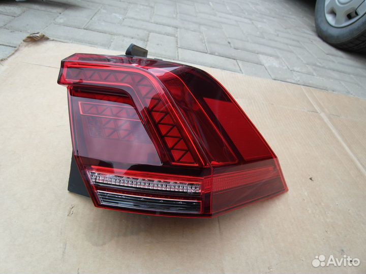 Фонарь наружный правый LED Volkswagen Tiguan 17-20