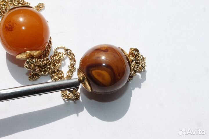 Сотуар. Бакелит. Длинные бусы с кистью. Бакелит