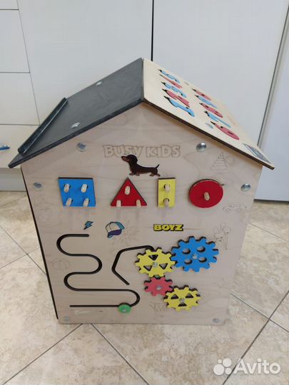 Развивающий домик бизидом бизиборд