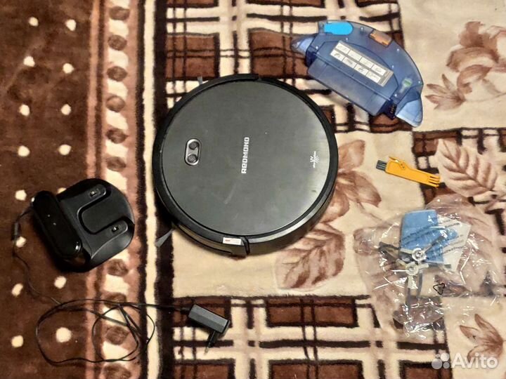 Умный робот-пылесос redmond RV-R650S WiFi