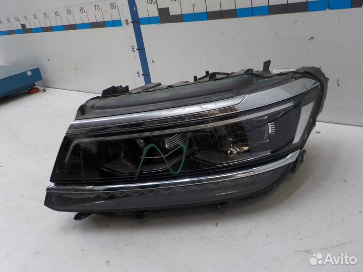 Фара левая Volkswagen Tiguan