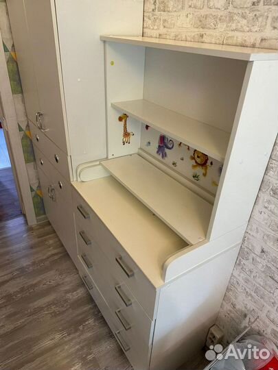 Пеленальный комод с полками