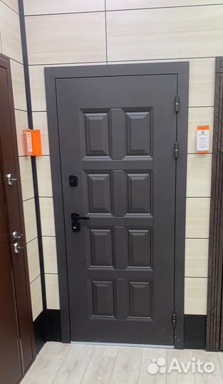 Дверь входная уличная с терморазрывом
