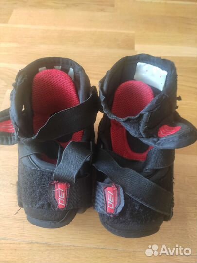 Налокотники хоккейные ccm jr M