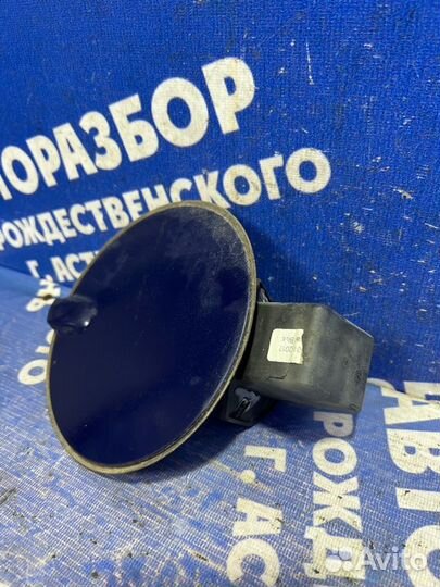 Лючок бензобака Opel Astra H универсал 2012