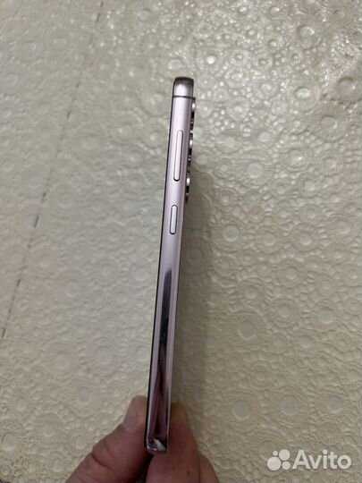 Samsung Galaxy S23, 8/256 ГБ