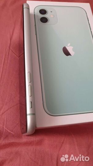 Телефон iPhone 11