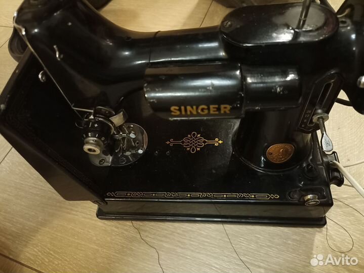 Швейная машинка Singer