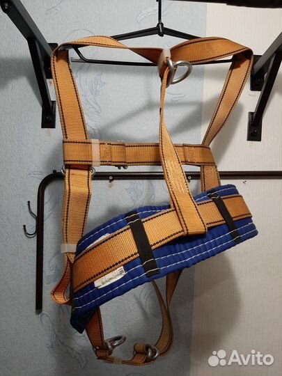 Страховочная привязь