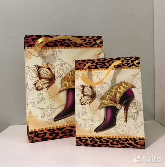 Пакеты подарочные бумажные 18*23*8 см