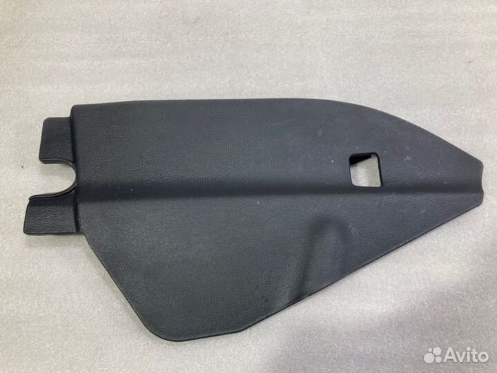 Накладка консоли передняя левая Hyundai Elantra
