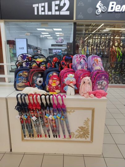 Торговые места.Хорошая проходимость.Прилавки рейлы