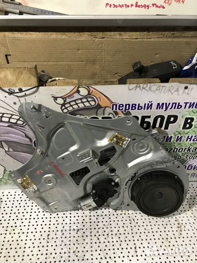 Стеклоподъемник задний левый Kia Sportage 3