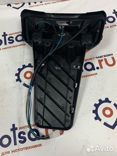 Крыло заднее в сборе с боковыми фонарями и стоп-си