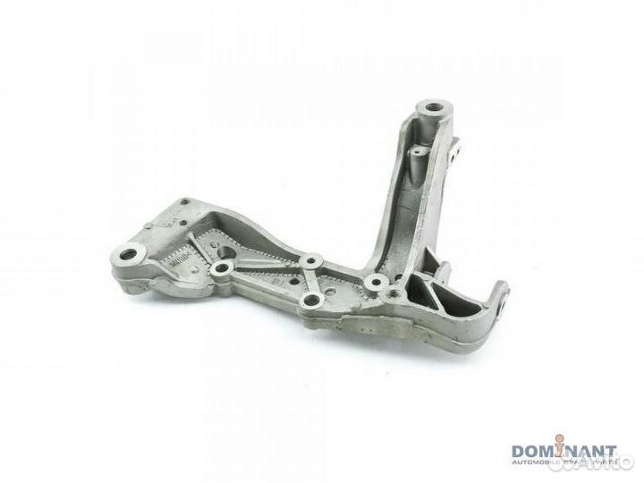 Кронштейн рычага передней подвески VAG