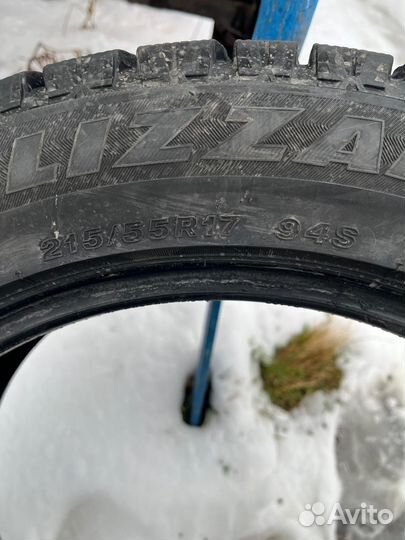 Bridgestone Blizzak Revo GZ 215/55 R17 94S