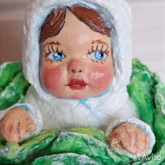 Ватная игрушка Малышка в капусте