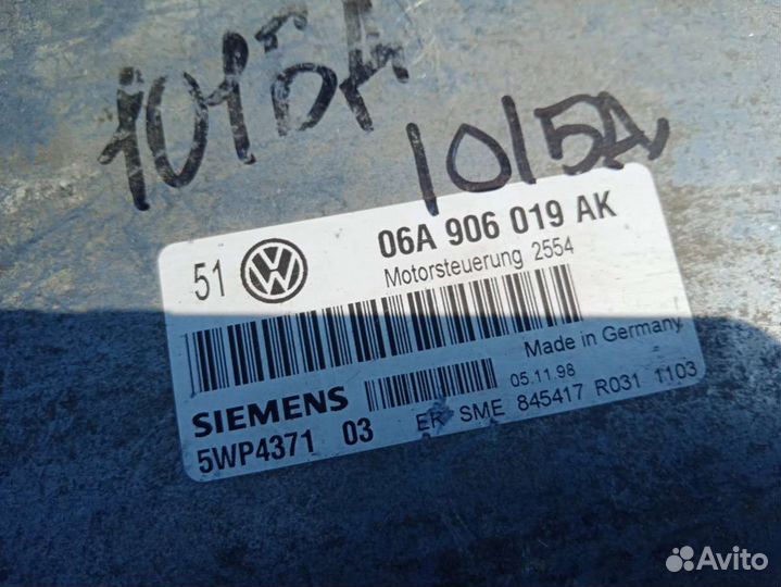 Блок управления двигателем Volkswagen Bora 06A906019AK,5WP437103