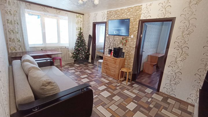 4-к. квартира, 60 м², 1/5 эт.