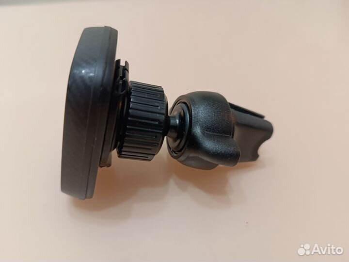 Держатель для телефона в машину