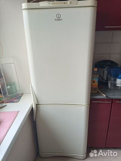 Холодильник бу indesit