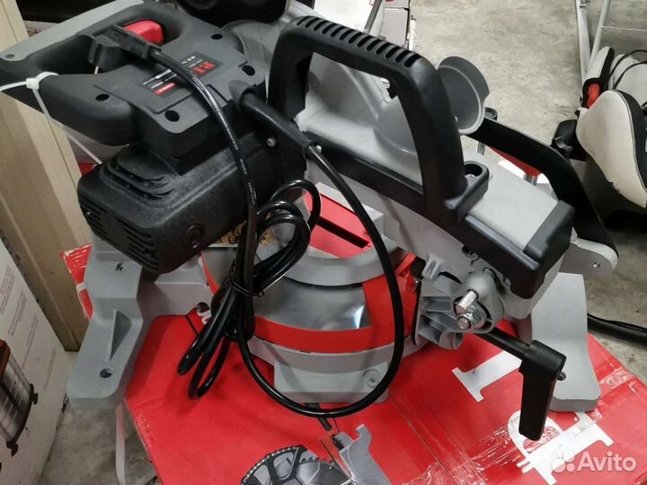 Торцовочная пила PIT 2000W, 255mm, пропил 70mm