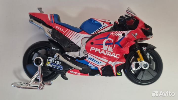 Модель гоночного мотоцикла Maisto Ducati desmosedi