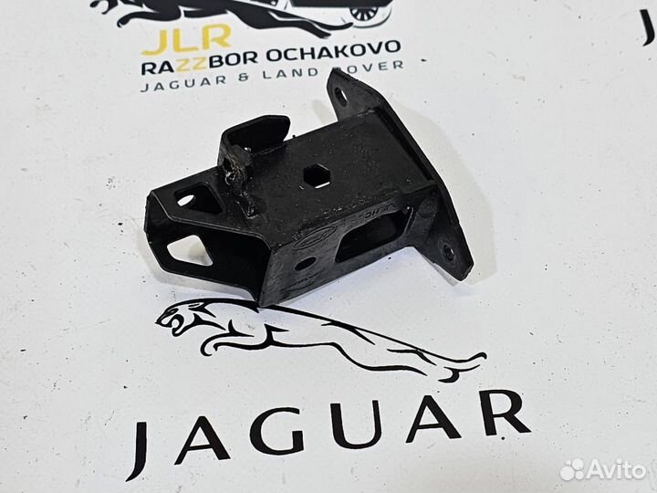 Кронштейн радиатора Jaguar F-Pace X761 2016- н.в