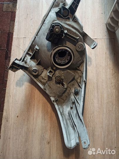 Фары Toyota Land Cruiser Prado