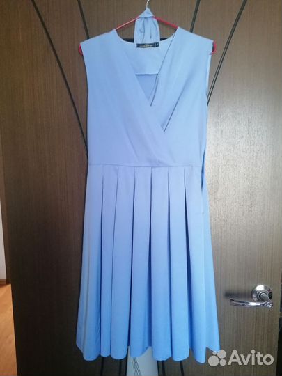 Сарафан, платье без рукавов