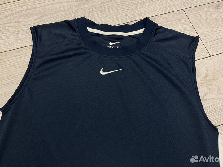 Спортивная майка Nike L