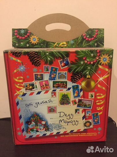 Коробка подарочная новогодняя