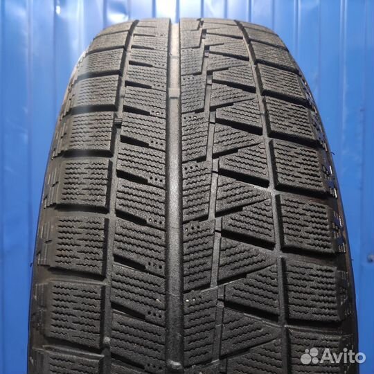 Bridgestone Blizzak Revo GZ 215/60 R17