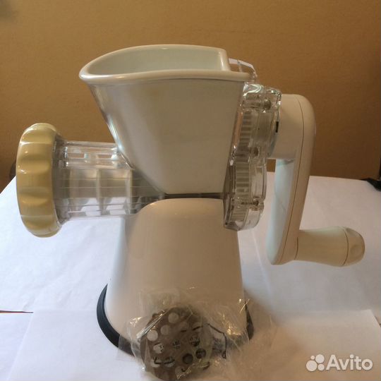 Устройство для измельчения продуктов (мясорубка)