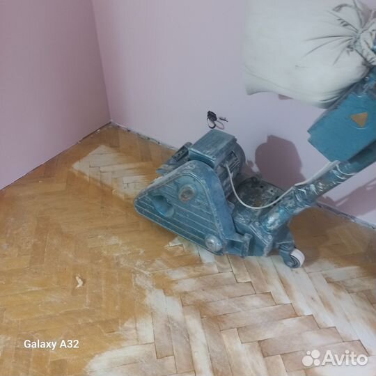 Циклевка в аренду. Циклевка пола ручной шлифмашинкой. Циклевка fd312s. Циклевание паркета. Отциклевать паркет
