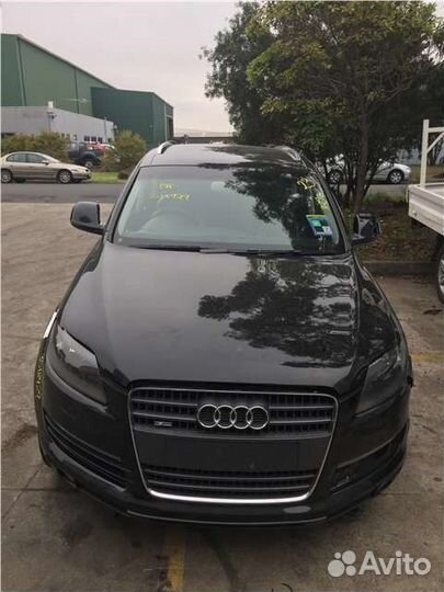 Разбор на запчасти Audi Q7