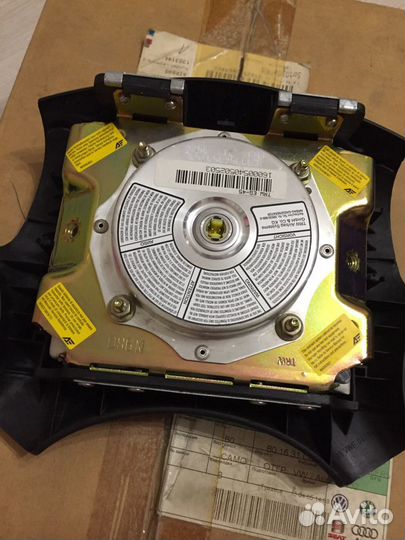 Подушка безопасности водителя 7M0 880 201 AE