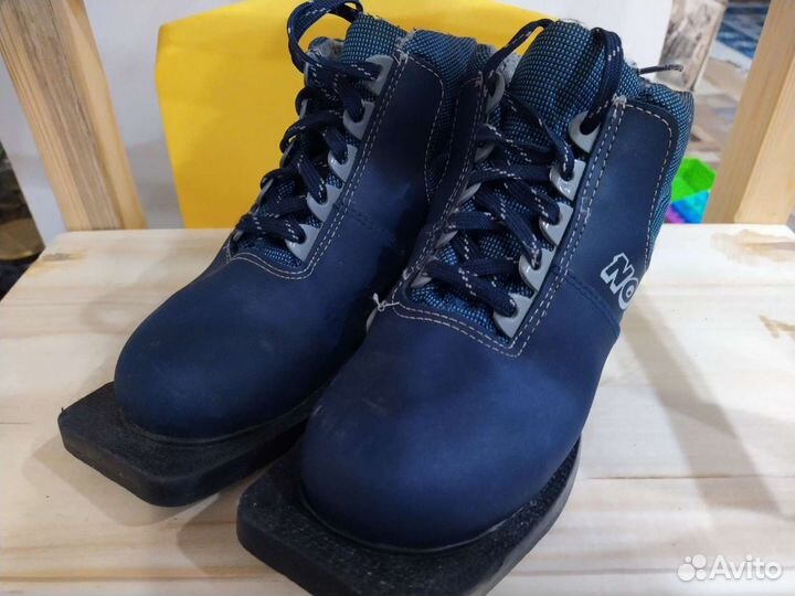 Лыжные ботинки