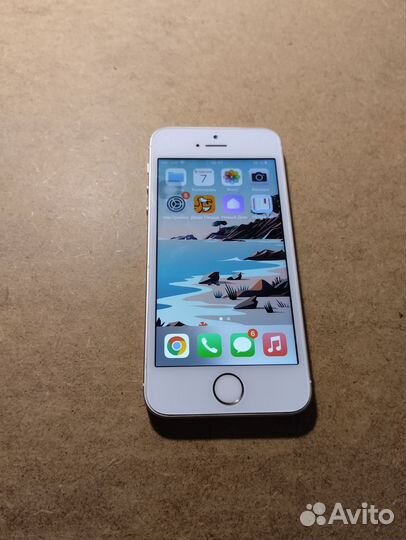 iPhone SE, 32 ГБ