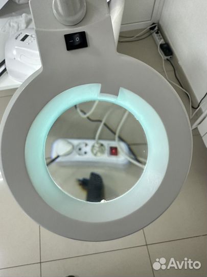 Лампа лупа на струбцине