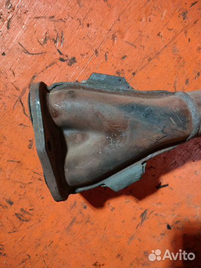 Глушитель передний Toyota Hilux Surf RZN185 3RZ-FE