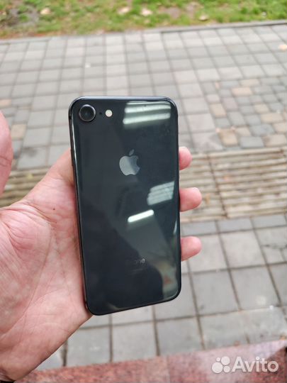 iPhone 8, 64 ГБ